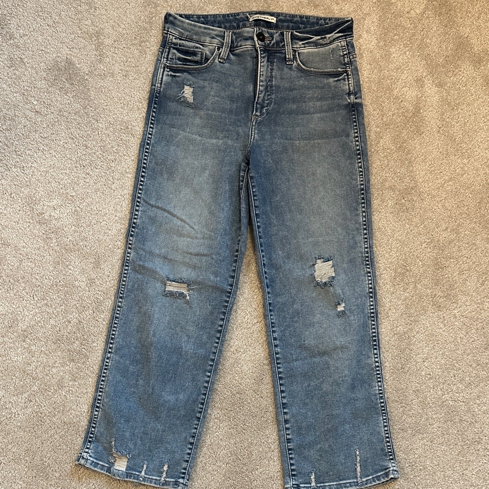 Like new- Whetherly High Rise Cropped Jeans